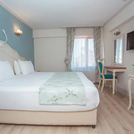Hotel Limani 2*