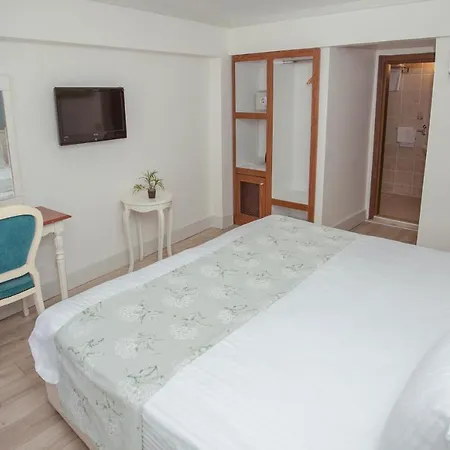 Limani Hotel 2*