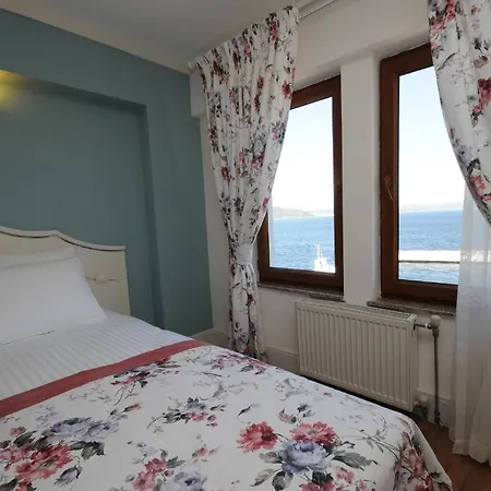 Limani Hotel 2*